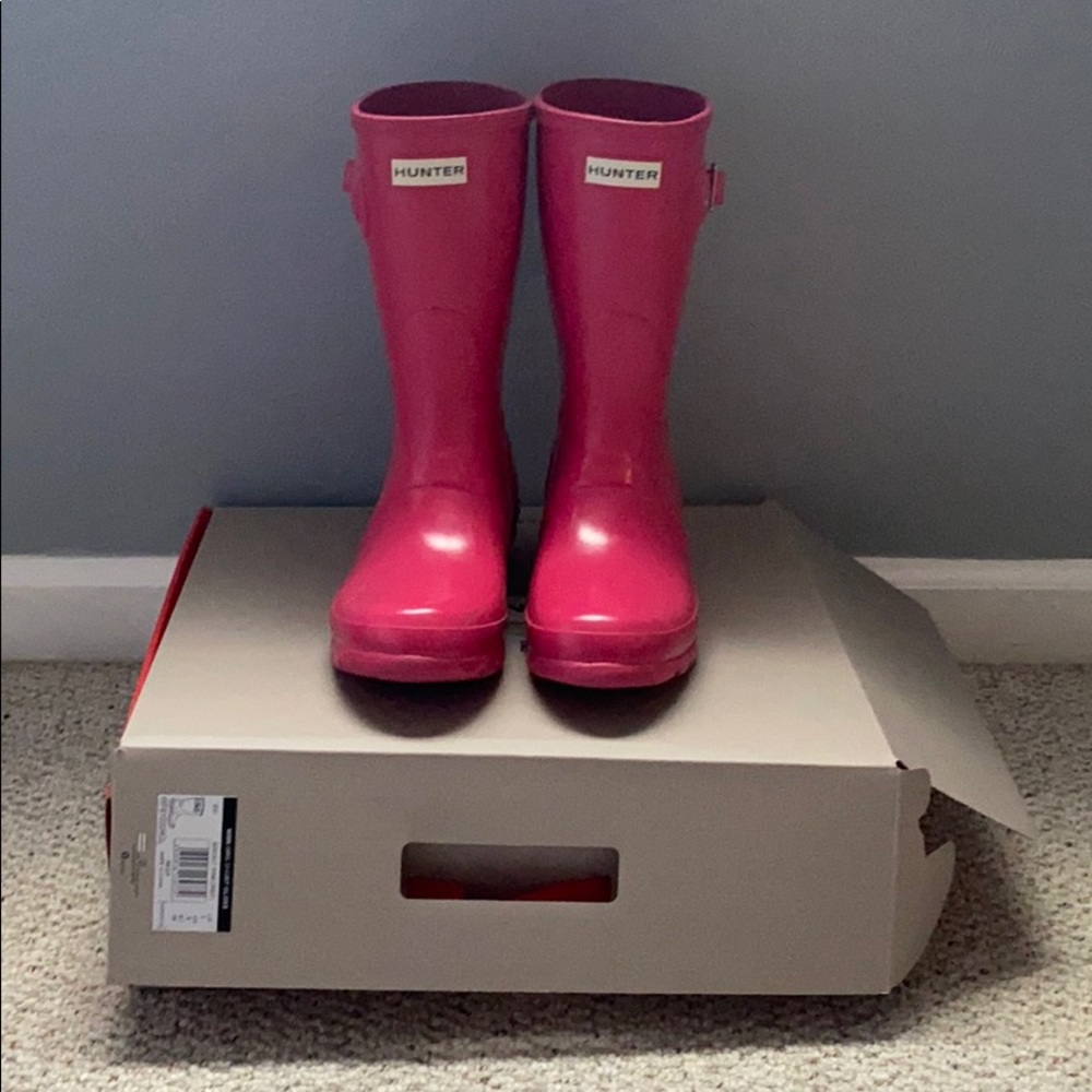 pink short hunter boots